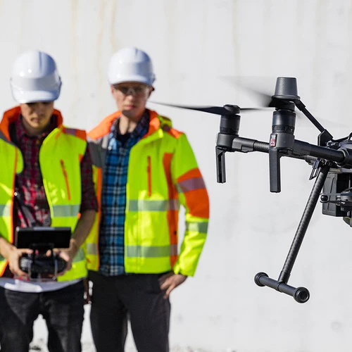Drone Matrice 300 DJI pilote professionnel
