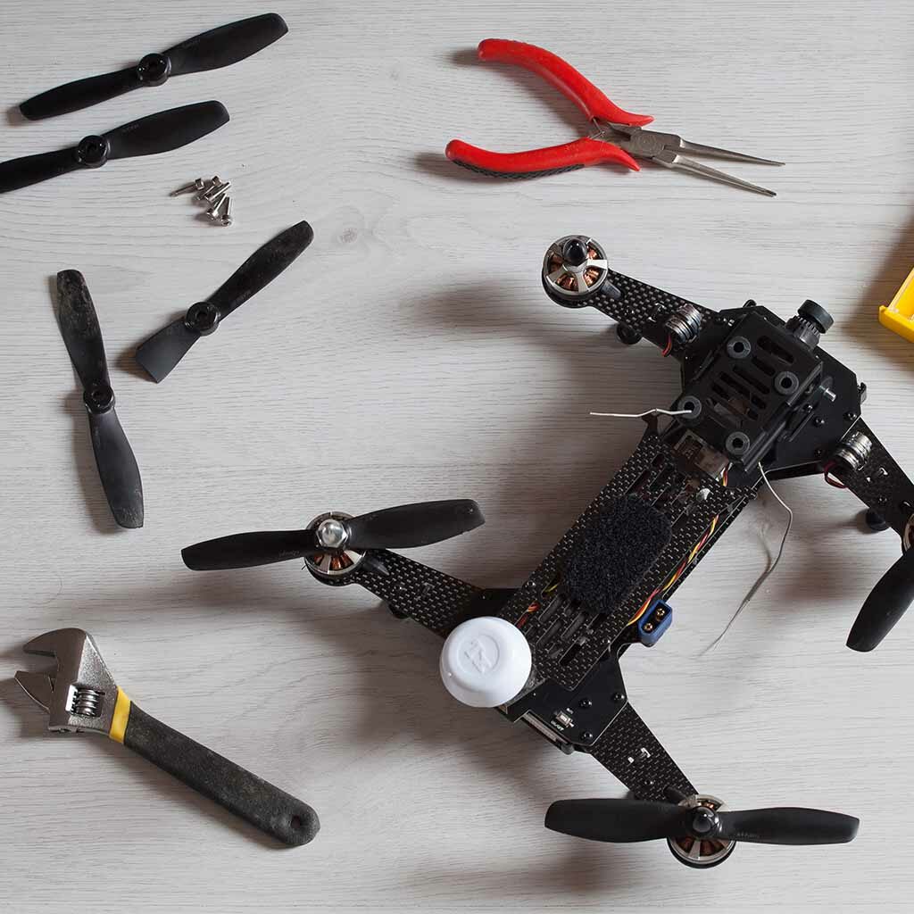 Drone vue éclatée réparation outils