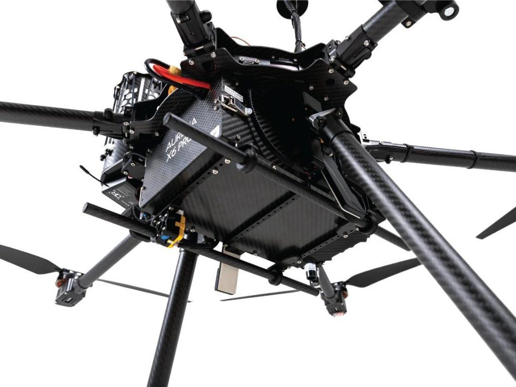 Vue rapprochée du drone Aurelia X6 Pro en fibre de carbone